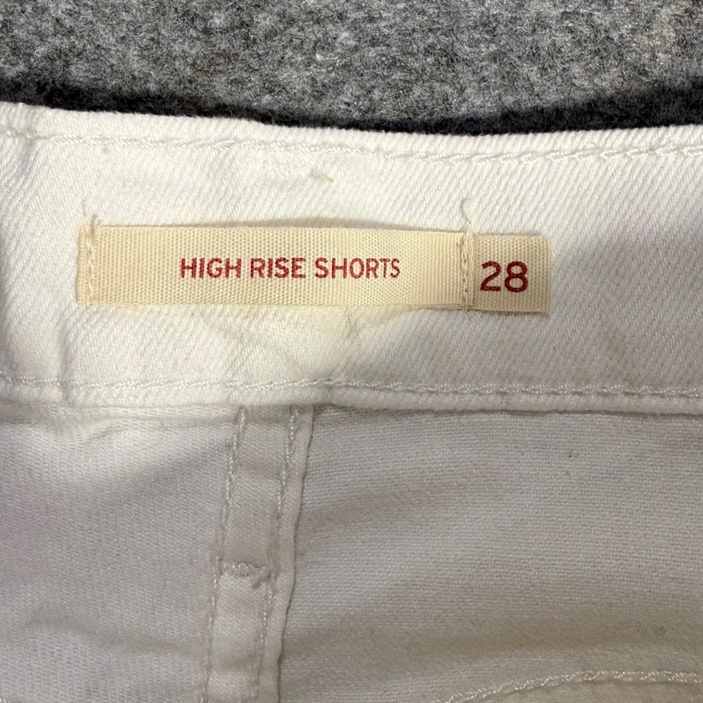Levis High Rise Distressed Denim Shorts White Womens Size 28 Frayed Cut Off NWOT - Picture 3 of 8